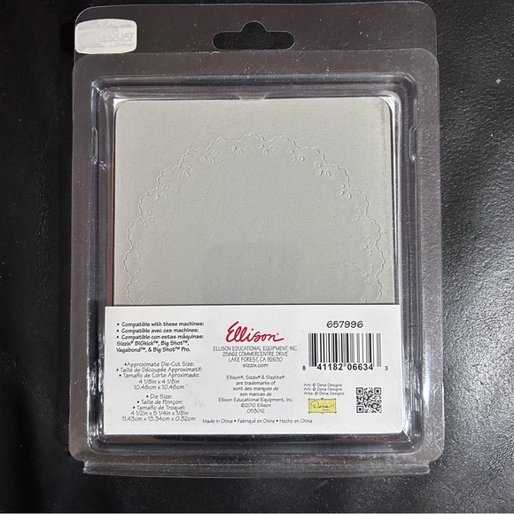 Sizzix Sizzlits Die - Card Scallop Circle Insert - Picture 2 of 4